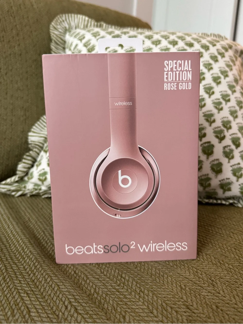 Beats Solo2 Wireless Headphones - Special Edition Rose Gold